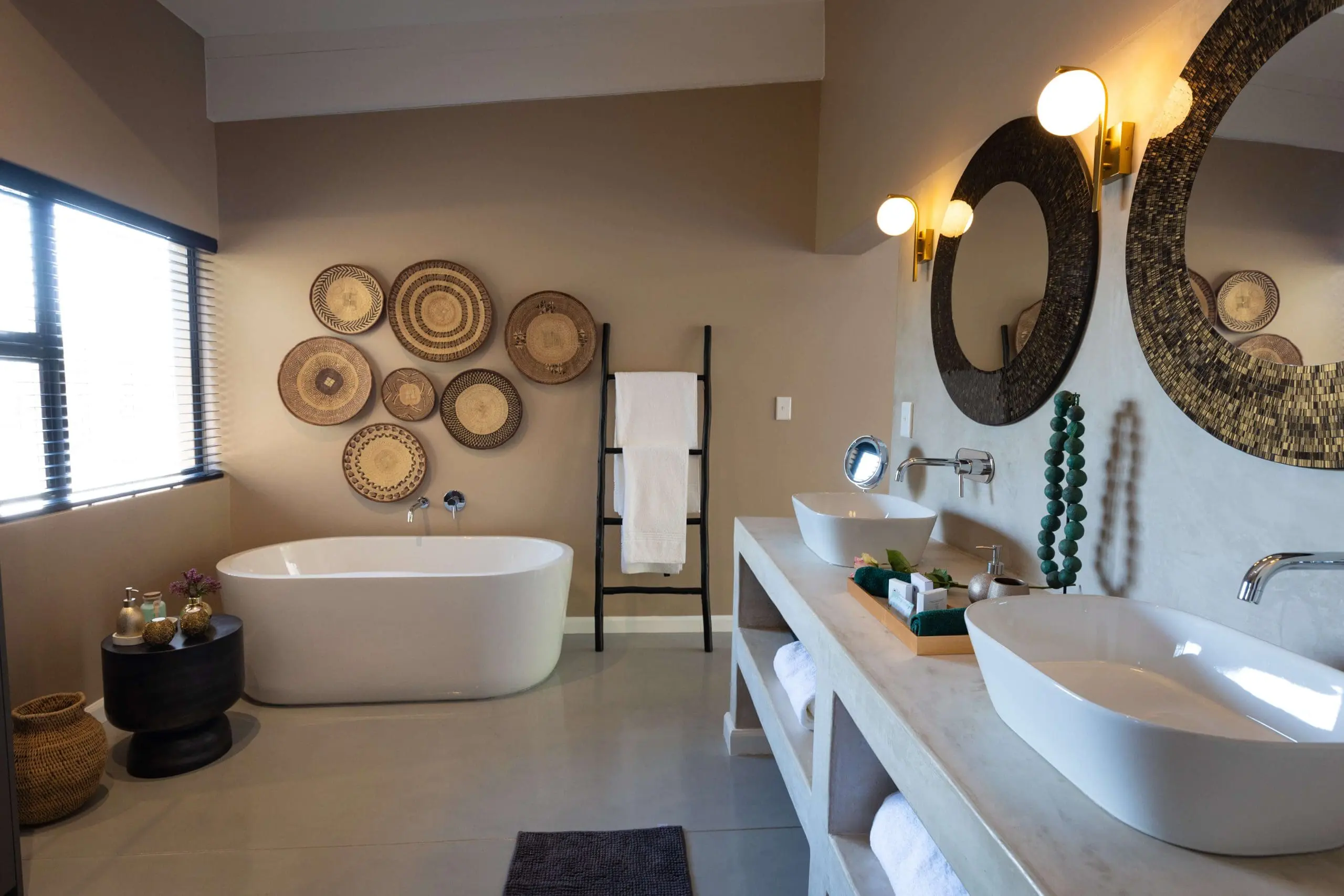 Marepe-Mountain-View-bathroom caracal villa