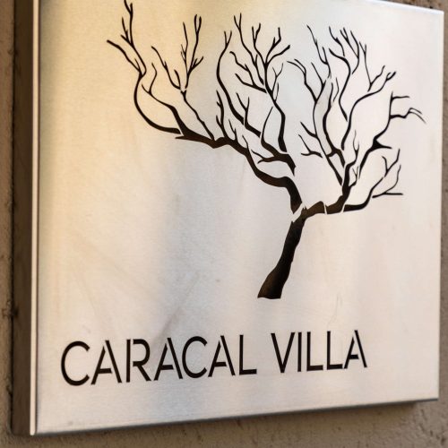 Marepe Mountain View sign of the villa Caracal
